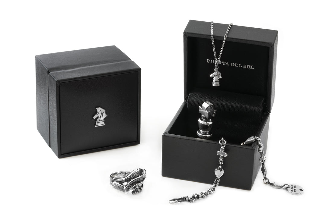 プエルタデルソル新品　箱袋全てあり　プレゼントにも プエルタデルソル新品 箱袋全てあり プレゼントにも GIFT BOX｜ギフト